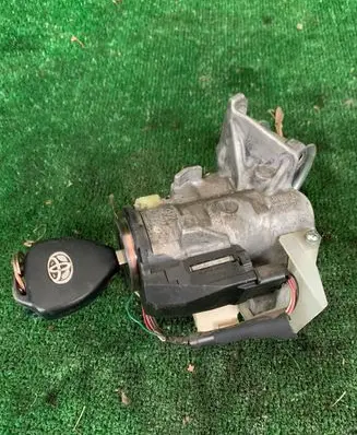 Toyota Auris 150 Ignition lock N0502638