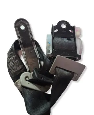 Mitsubishi Montero Rear seatbelt TKAB0EN237