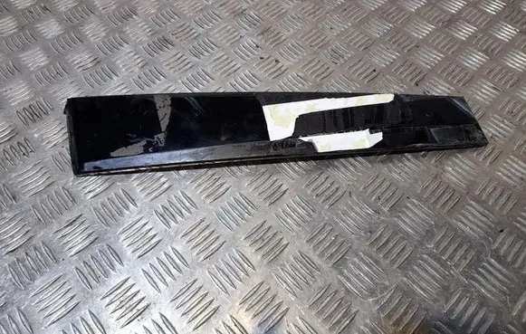 Volkswagen Touareg II Front door glass trim molding 7P6837901