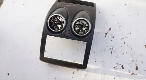 Nissan Qashqai Voltmeter 