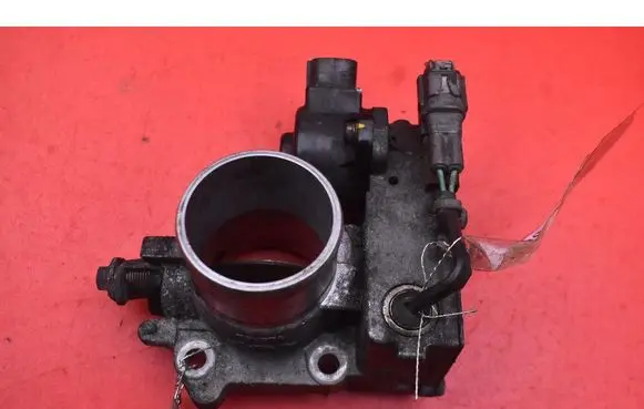 Toyota Avensis Verso Throttle body valve 8967221020