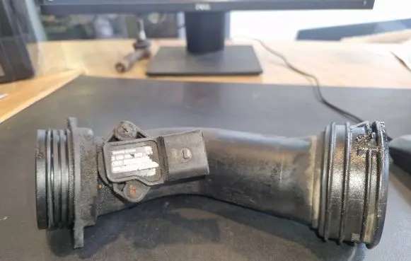 Volkswagen Touareg I Air pressure sensor 0281002401