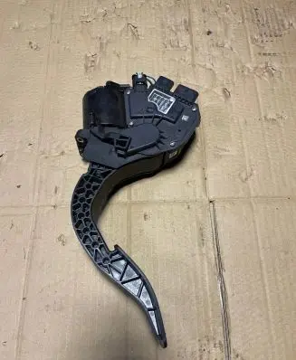 Audi Q7 4M Accelerator throttle pedal 4M1723523D