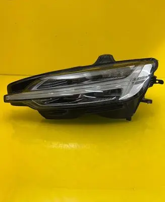 Volvo S60 Headlight/headlamp 32228815