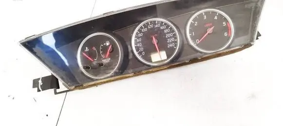 Nissan Primera Speedometer (instrument cluster) AV619