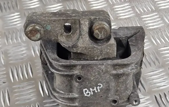 Volkswagen PASSAT B6 Engine mount bracket 1K0199262 3618312