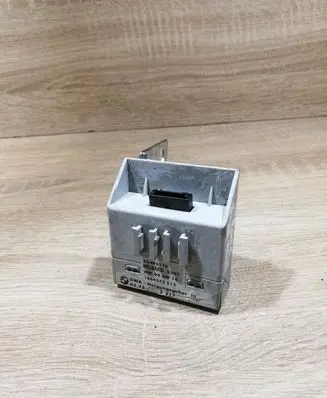 BMW 5 E39 Alarm relay 55892110 1664273512