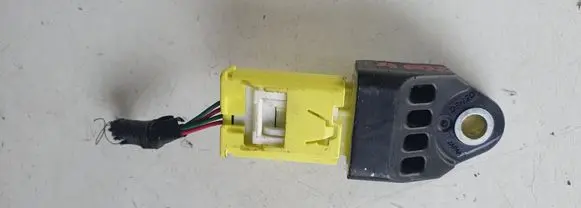 Lexus CT 200H Airbag deployment crash/impact sensor