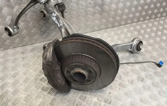 Mercedes-Benz C W206 Front wheel hub spindle knuckle 