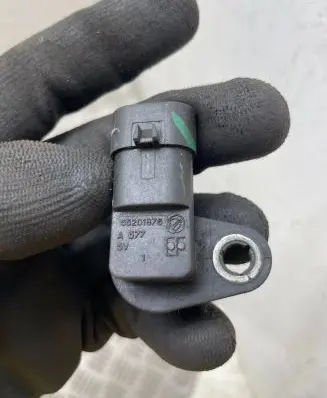 Alfa Romeo 159 Camshaft position sensor 55201876