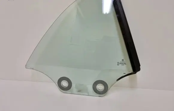 BMW 1 E82 E88 Rear side window 51377165592 7165592 43R001582