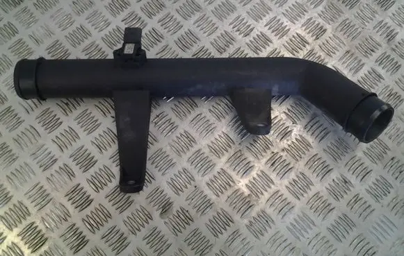 Coolant pipe/hose