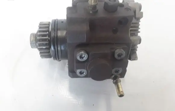 Renault Latitude (L70) Fuel injection high pressure pump 8200690744