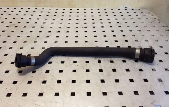 BMW X3 E83 Engine coolant pipe/hose
