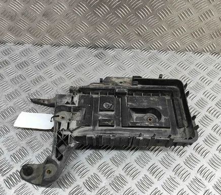Volkswagen Caddy Battery box tray 1K0915333H
