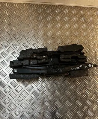 Hyundai Santa Fe Tool set 091002B070