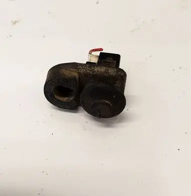 Nissan Primera Front door sensor