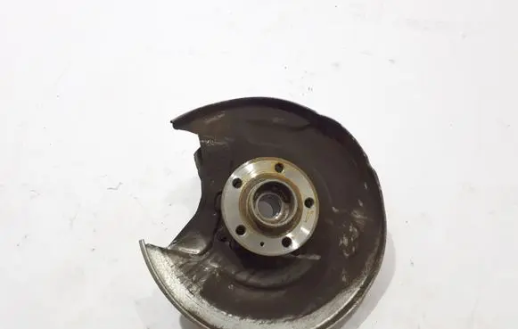 Rear wheel hub