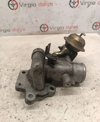 Toyota Yaris Throttle body valve 33010
