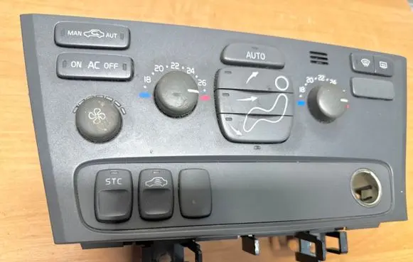 Volvo V70 Climate control unit M643BB00065