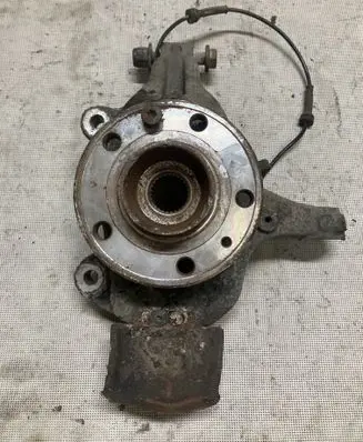 Renault Latitude (L70) Front wheel hub spindle knuckle
