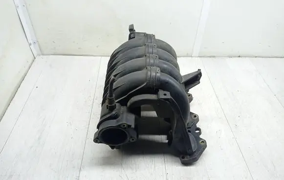 Peugeot 307 Intake manifold 9635885080 F02840