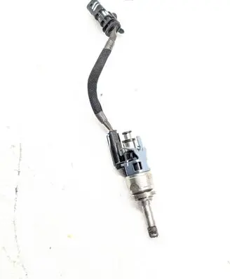 Volvo V60 Fuel injector 31432778