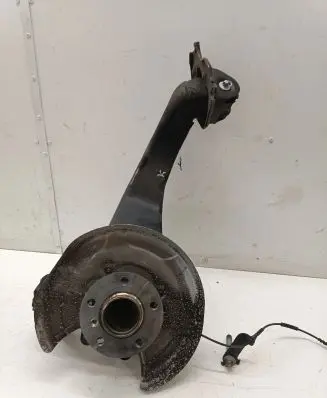 BMW 1 F40 Rear wheel hub 6898963 6799739
