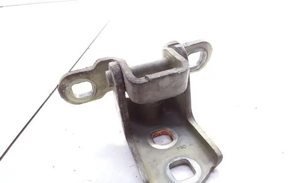 Renault Megane II Front door upper hinge