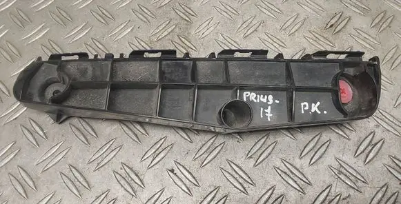 Front bumper mounting bracket