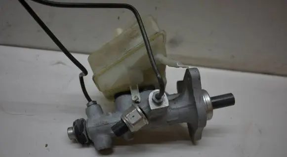 Mercedes-Benz CLK A209 C209 Master brake cylinder