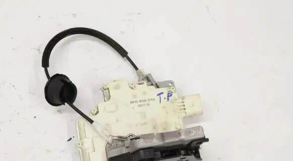 Audi A4 S4 B8 8K Rear door lock 8K08390165766612