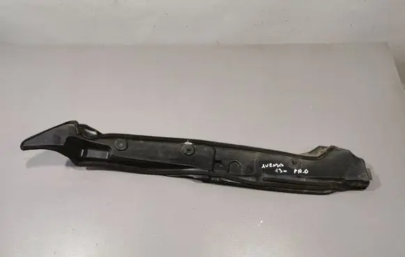 Toyota Avensis T270 Fender end trim 5382705010