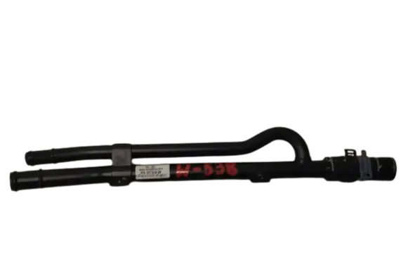 Volkswagen Touareg II Engine coolant pipe/hose 7P6121070AP W538