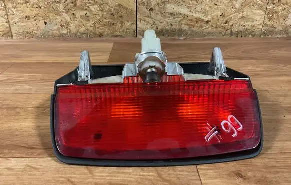 Nissan Micra Third/center stoplight 270330