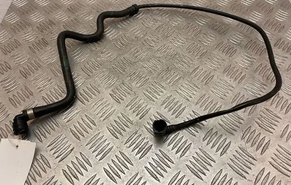BMW 2 F46 Engine coolant pipe/hose 7646898 7646896