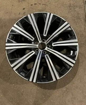 Volvo XC90 R20 alloy rim 31680217