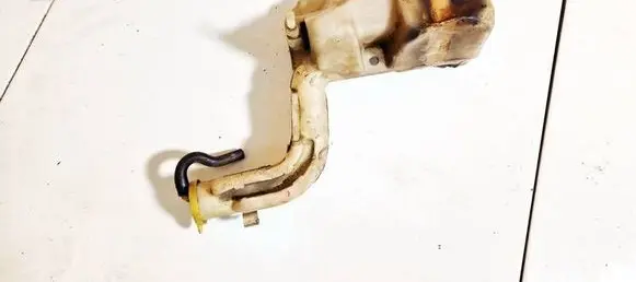Honda FR-V Windshield washer fluid reservoir/tank