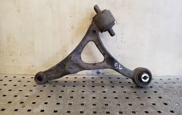 Volvo XC90 Front lower control arm/wishbone