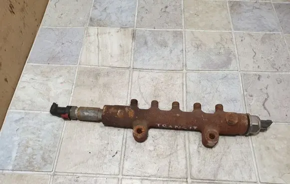 Ford Transit Fuel main line pipe