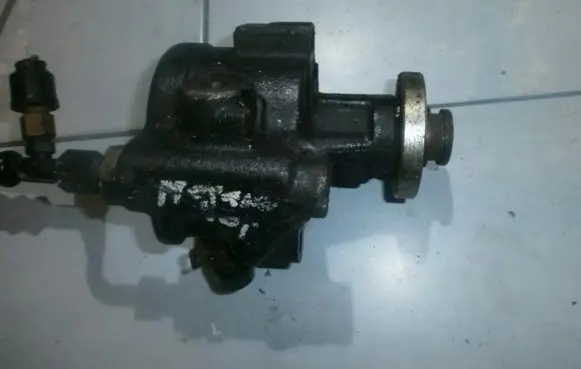 Renault Scenic I Power steering pump 7700840106