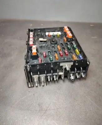 Volkswagen PASSAT B7 Fuse module 3C0937125