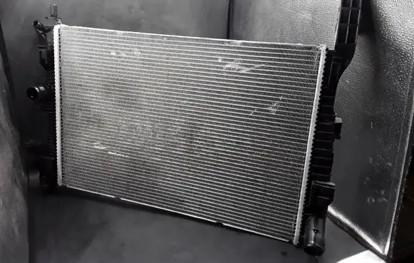 Ford Focus Coolant radiator BV618005BD DV618C342LE T908196