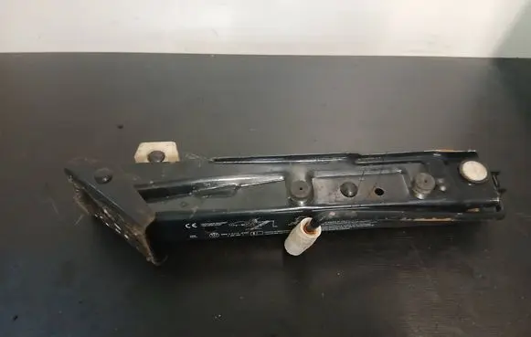 BMW 5 E39 Lift Jack 10960401