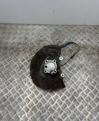 Front wheel hub