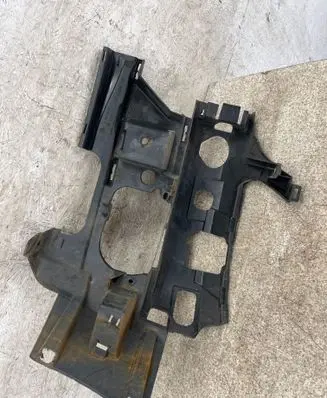 Mercedes-Benz SLK R171 Front bumper mounting bracket A1718850865 64721