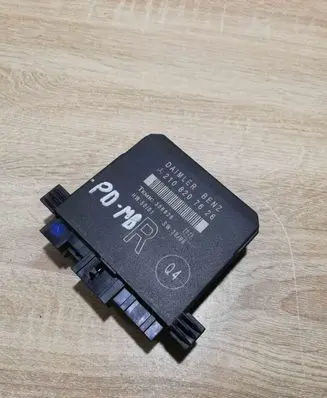 Mercedes-Benz E W210 Door control unit/module 2108207626