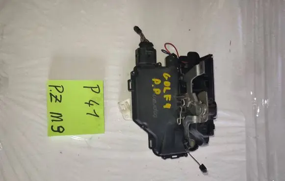 Volkswagen Golf IV Front door lock 1346464