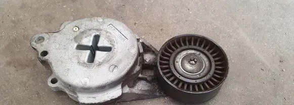Toyota Auris E180 Generator/alternator belt tensioner 38L170051
