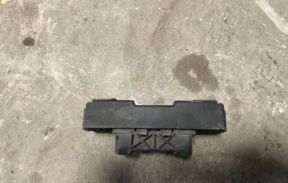 Mercedes-Benz GL X166 Jacking socket point A1666900334
